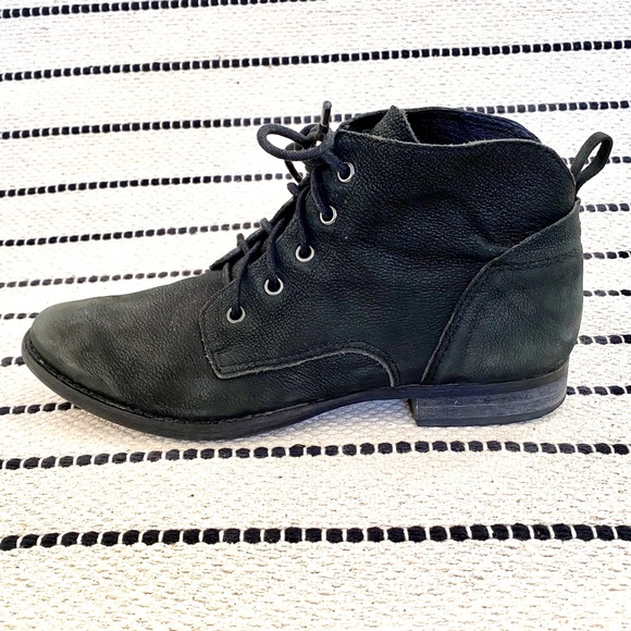 Sam Edelman Black Bootie - Picture 3 of 5